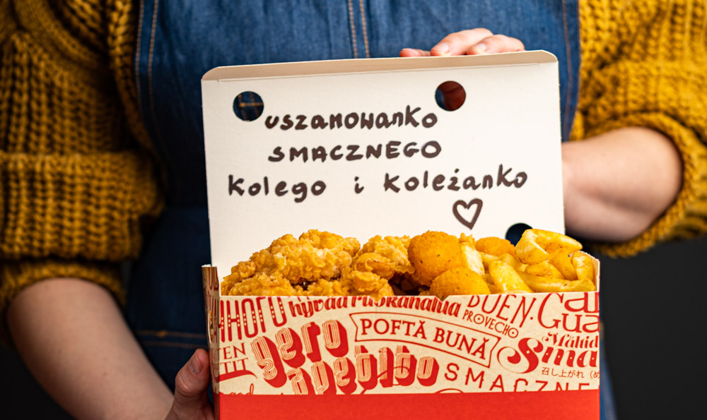 comida para llevar nota inscripción amable en una caja de pollo