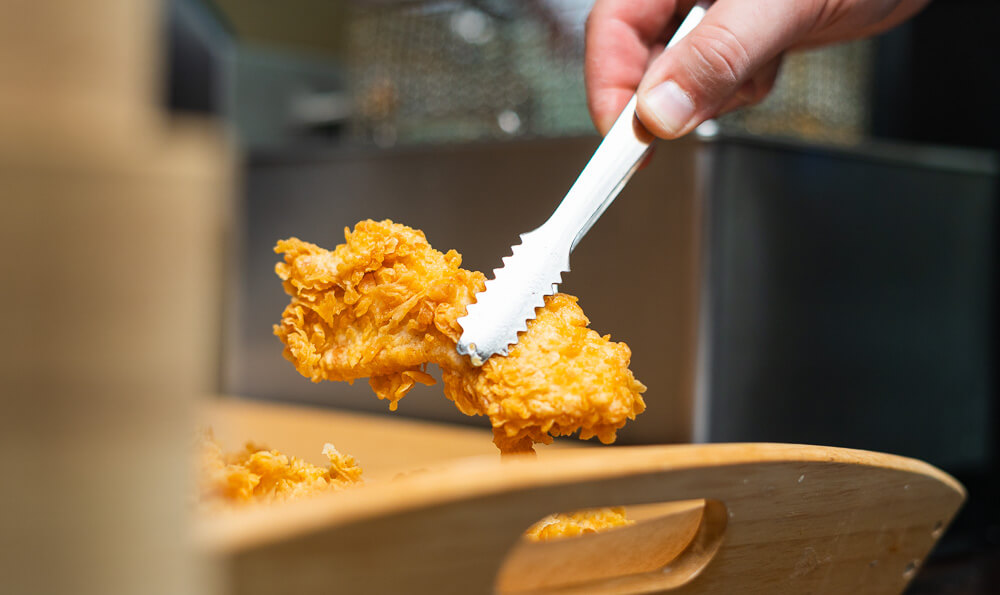 pollo frito en rebozado crujiente