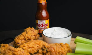 ¿Alitas picantes al estilo Buffalo en tu local? ¡Una idea genial!